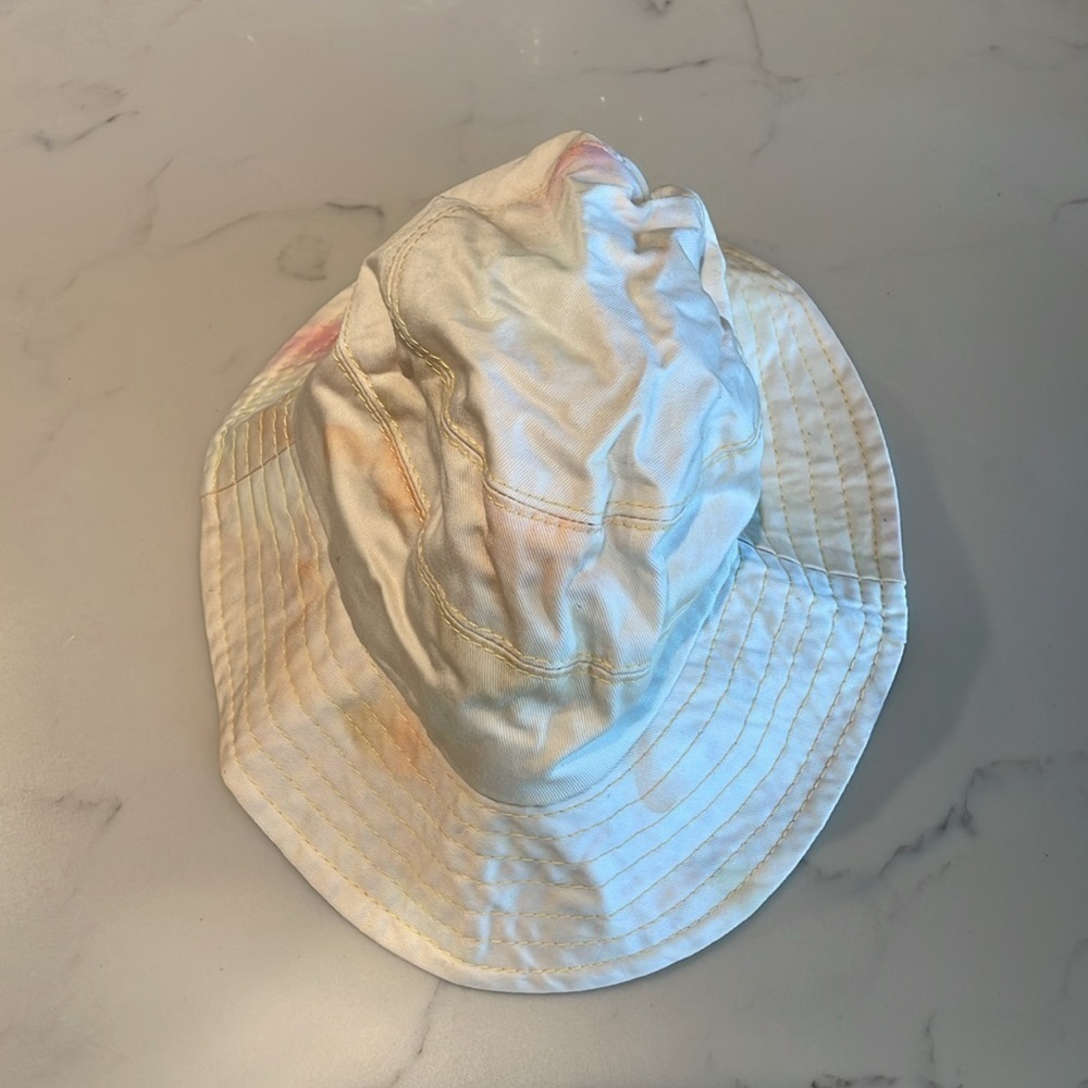 NWOT bucket hat - Picture 2 of 4